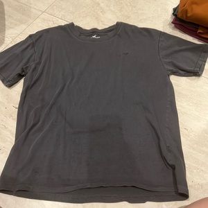 Hollister tee